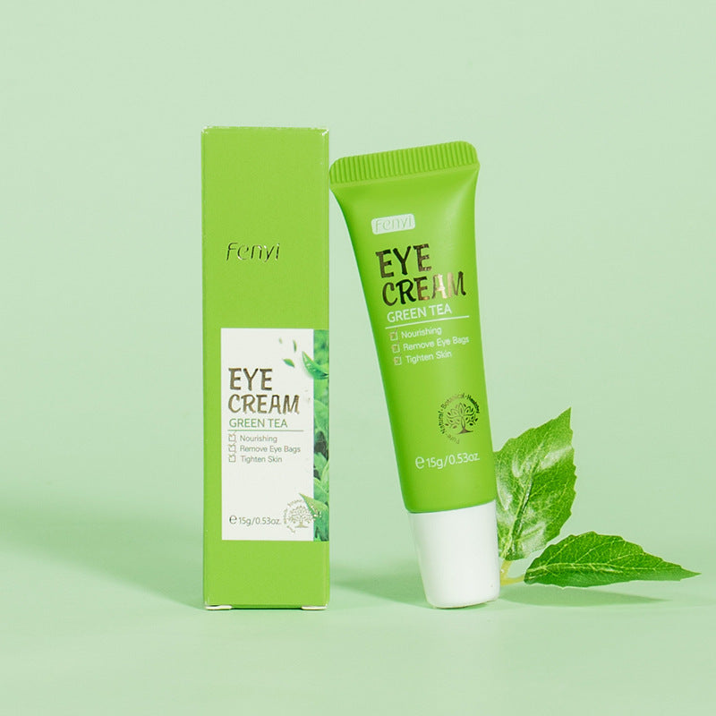 Organic eye cream against dark circles with green tea